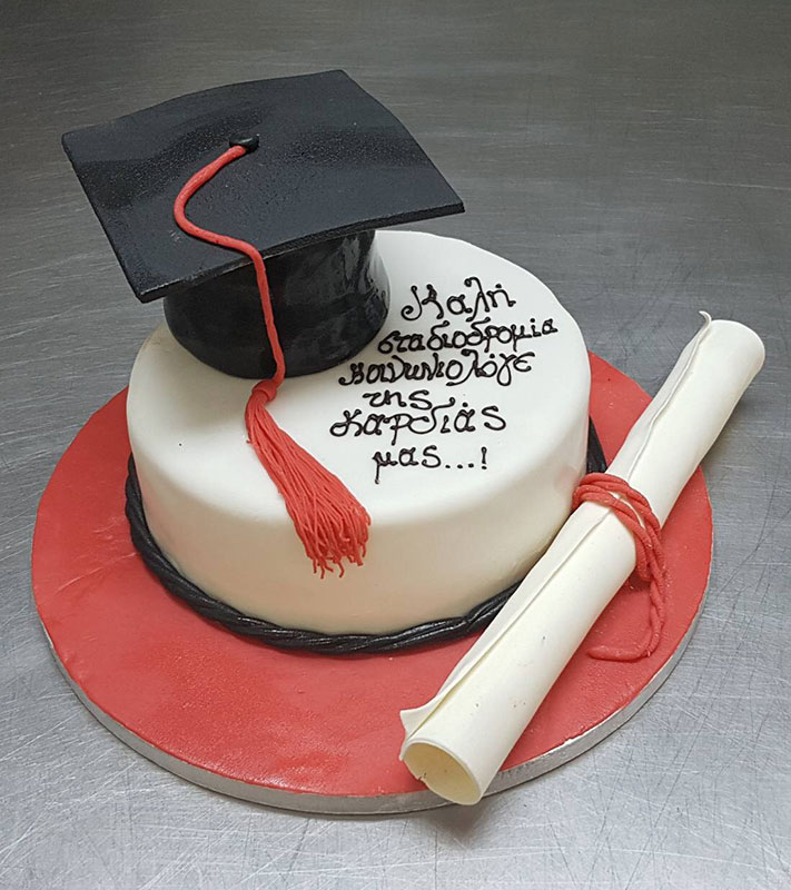 Cake for graduation from school